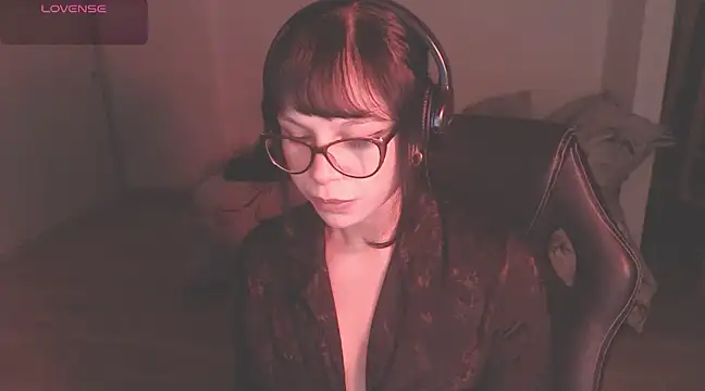 Snapshot of modjo_ chatting on January 5, 1:56 am modjo online show from January 5, 1:56 am