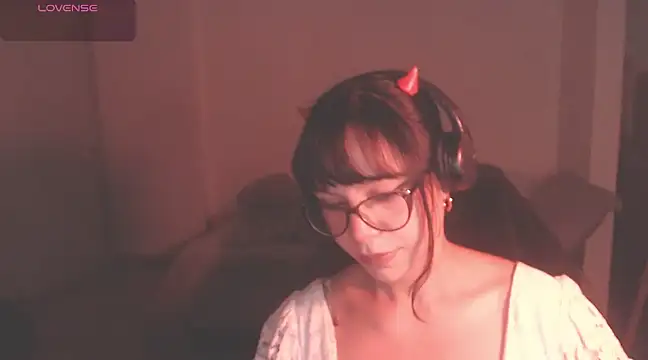 Snapshot of modjo_ chatting on January 31, 3:20 am modjo online show from January 31, 3:20 am