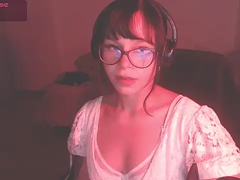 Snapshot of modjo_ chatting on January 31, 6:24 am modjo online show from January 31, 6:24 am