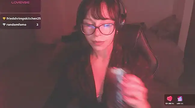 Snapshot of modjo_ chatting on February 13, 1:08 am modjo online show from February 13, 1:08 am