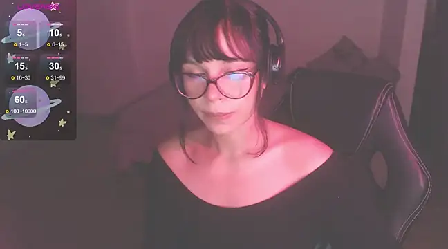 Snapshot of modjo_ chatting on March 6, 10:41 am modjo online show from March 6, 10:41 am