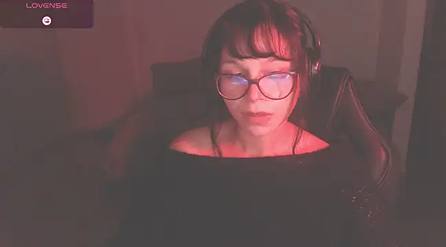 Snapshot of modjo_ chatting on March 20, 3:13 am modjo online show from March 20, 3:13 am