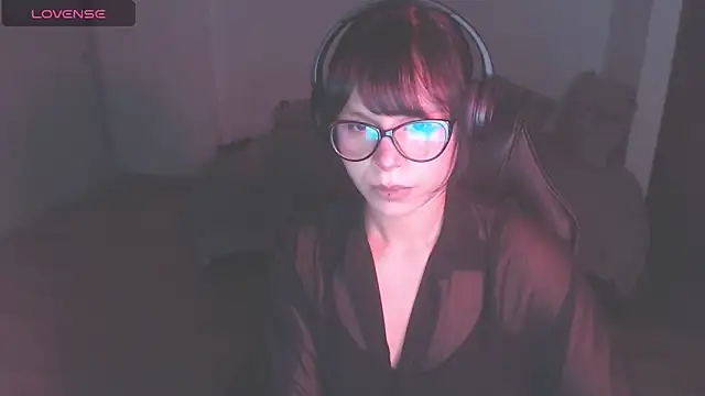 Snapshot of modjo_ chatting on September 24, 2:48 am modjo online show from September 24, 2:48 am