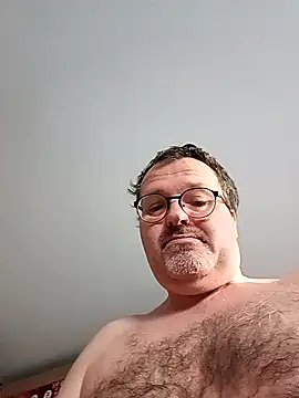 Snapshot of mike9473 chatting on March 17, 6:39 am mike9473 online show from March 17, 6:39 am