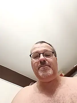 Snapshot of mike9473 chatting on April 13, 4:51 am mike9473 online show from April 13, 4:51 am