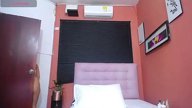 veronicaroose  online show from February 28, 12:31 pm