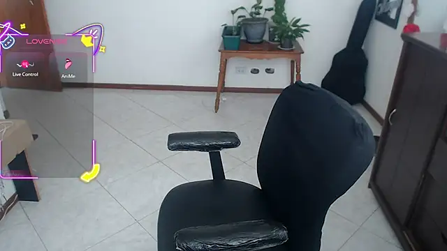 charlottezoe15 online show from October 14, 5:14 pm