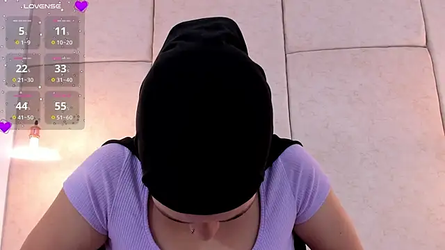 Snapshot of aisha_vs chatting on February 19, 12:00 pm aisha vs online show from February 19, 12:00 pm