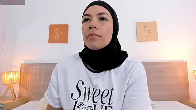 Snapshot of aisha_vs chatting on October 30, 12:50 pm aisha vs online show from October 30, 12:50 pm