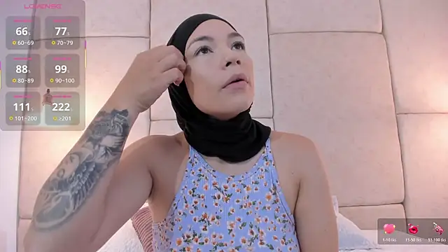 Snapshot of aisha_vs chatting on November 13, 12:15 pm aisha vs online show from November 13, 12:15 pm