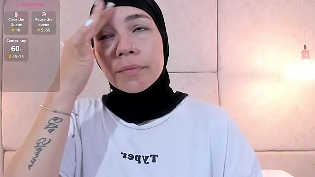 Snapshot of aisha_vs chatting on January 13, 12:43 pm aisha vs online show from January 13, 12:43 pm