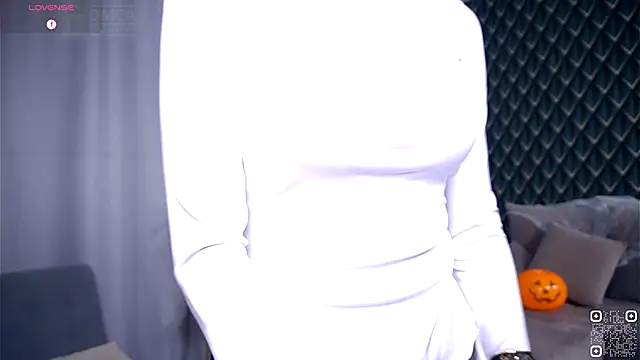 Snapshot of AmmyScotch chatting on October 30, 4:36 am AmmyScotch online show from October 30, 4:36 am