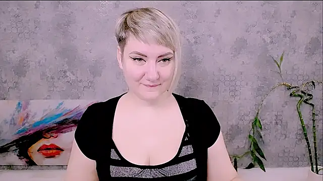 Djullia online show from December 4, 5:06 am