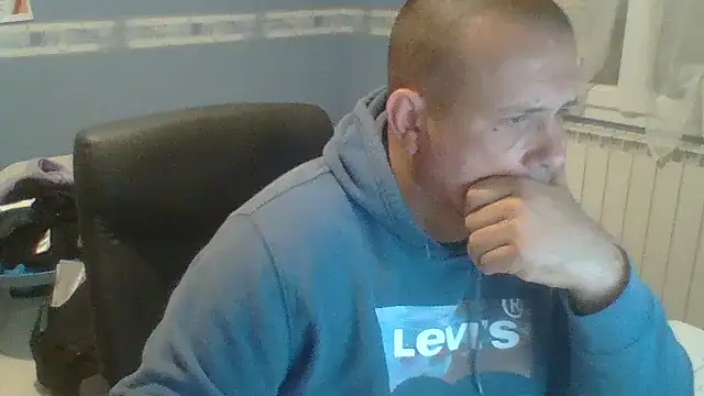 manubm03 online show from October 13, 11:32 am