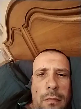 manubm03 online show from October 18, 1:23 pm