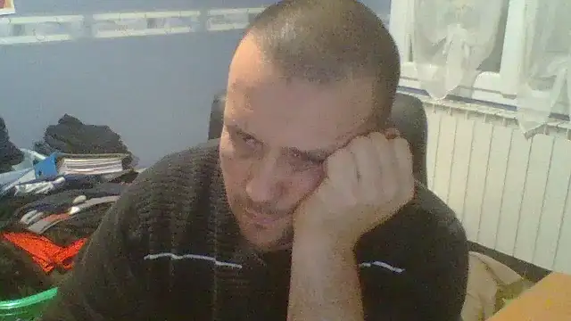 manubm03 online show from December 2, 5:30 pm