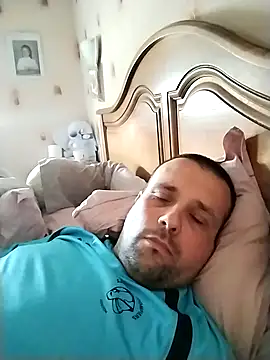 Snapshot of manubm03 chatting on February 7, 11:58 am manubm03 online show from February 7, 11:58 am