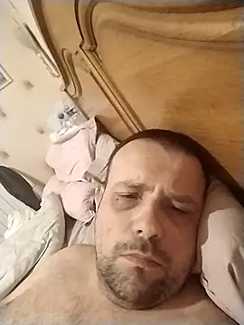 Snapshot of manubm03 chatting on February 13, 7:37 am manubm03 online show from February 13, 7:37 am