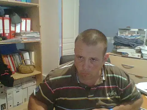 Snapshot of manubm03 chatting on June 14, 4:31 pm manubm03 online show from June 14, 4:31 pm