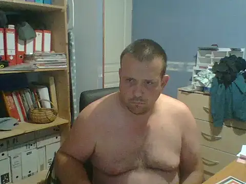 Snapshot of manubm03 chatting on June 28, 7:47 am manubm03 online show from June 28, 7:47 am