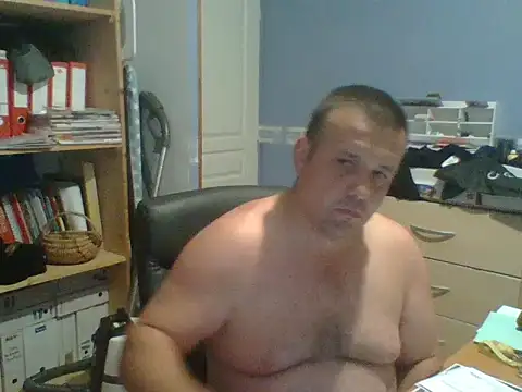 Snapshot of manubm03 chatting on July 5, 7:15 am manubm03 online show from July 5, 7:15 am
