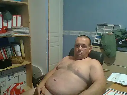 Snapshot of manubm03 chatting on July 15, 6:02 pm manubm03 online show from July 15, 6:02 pm