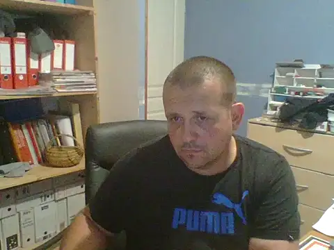 Snapshot of manubm03 chatting on July 18, 1:59 pm manubm03 online show from July 18, 1:59 pm