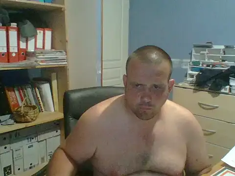 Snapshot of manubm03 chatting on July 19, 4:54 pm manubm03 online show from July 19, 4:54 pm