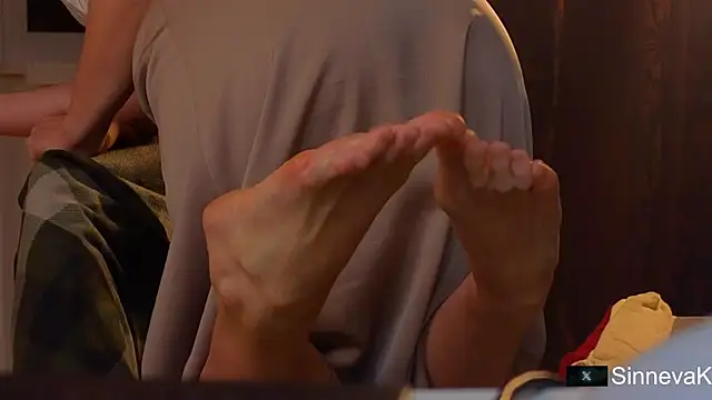 sinteas online show from November 30, 1:15 pm