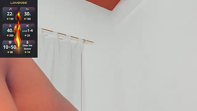 Snapshot of santi_brown chatting on January 29, 6:33 am santi brown online show from January 29, 6:33 am