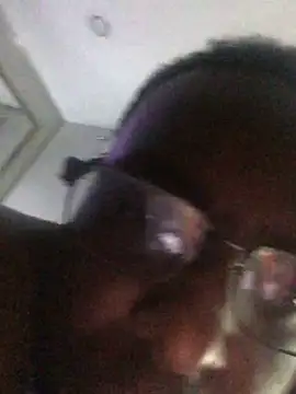 Snapshot of Londonfrotadejr chatting on December 3, 12:59 pm Londonfrotadejr online show from December 3, 12:59 pm