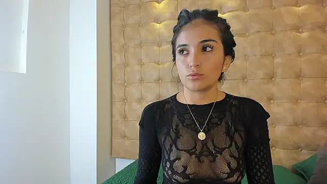 Snapshot of violet_giraldo chatting on May 29, 7:45 pm violet giraldo online show from May 29, 7:45 pm