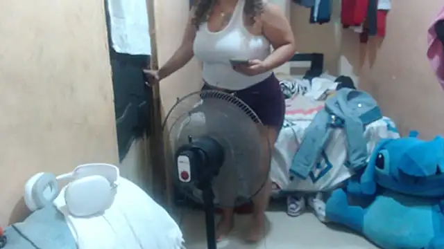 Snapshot of SEXY_SENSUALSARA chatting on July 14, 6:29 am SEXY SENSUALSARA online show from July 14, 6:29 am
