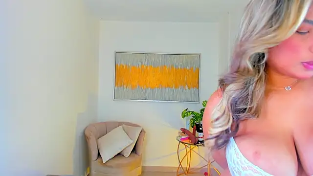 Snapshot of Carlota_peach chatting on January 22, 2:59 am Carlota peach online show from January 22, 2:59 am