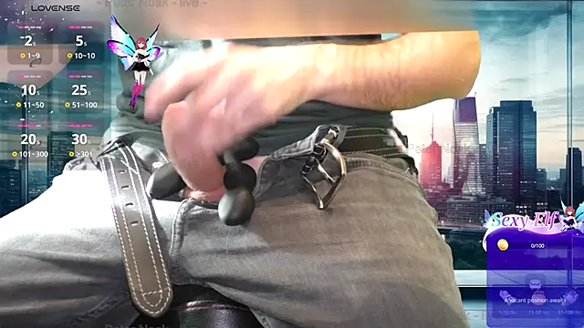 Snapshot of PeterNoak chatting on December 17, 8:34 am PeterNoak online show from December 17, 8:34 am