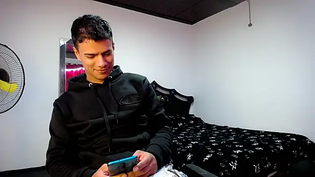 Snapshot of Deiby_casas chatting on January 27, 5:03 am Deiby casas online show from January 27, 5:03 am