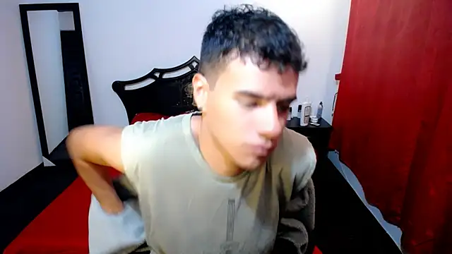 Snapshot of Deiby_casas chatting on March 12, 5:02 am Deiby casas online show from March 12, 5:02 am