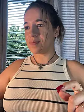 Snapshot of Antonellachic73 chatting on December 13, 9:30 pm Antonellachic73 online show from December 13, 9:30 pm