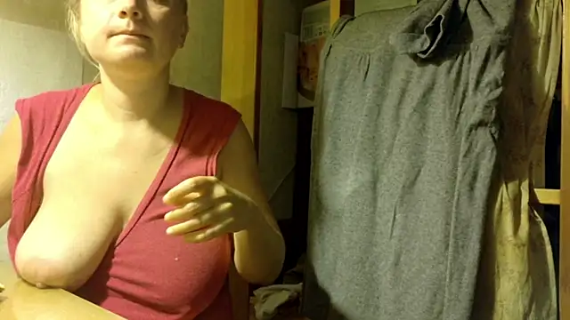 Snapshot of FrumCake chatting on September 10, 4:07 pm FrumCake online show from September 10, 4:07 pm