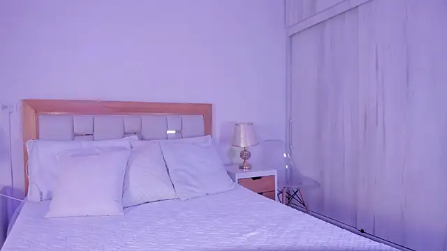 Snapshot of mia_hank chatting on February 27, 11:43 am mia hank online show from February 27, 11:43 am