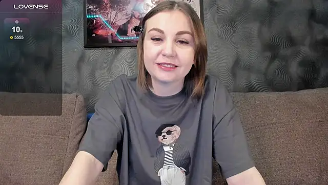 Snapshot of CassieMils chatting on March 31, 8:15 am CassieMils online show from March 31, 8:15 am