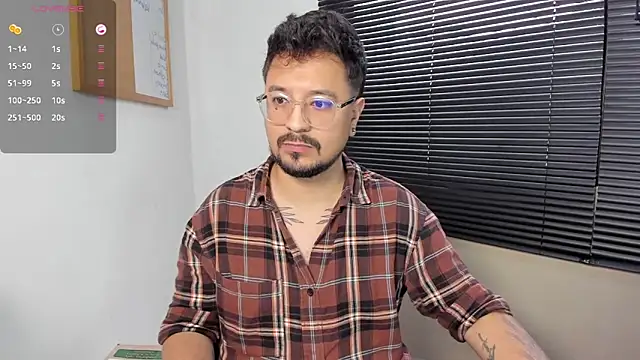 Snapshot of DaviidEvans_ chatting on December 13, 1:22 pm DaviidEvans online show from December 13, 1:22 pm