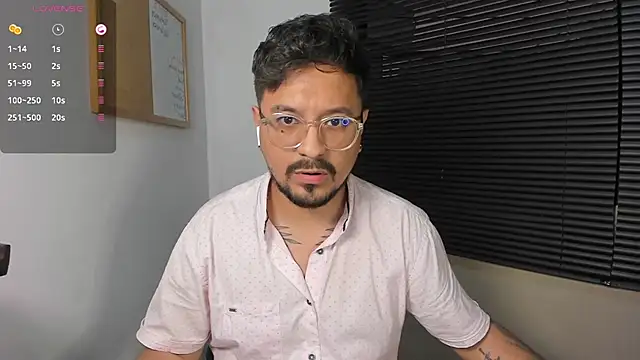 Snapshot of DaviidEvans_ chatting on December 14, 11:12 pm DaviidEvans online show from December 14, 11:12 pm