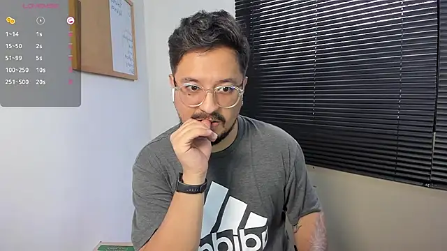 Snapshot of DaviidEvans_ chatting on December 17, 10:22 pm DaviidEvans online show from December 17, 10:22 pm