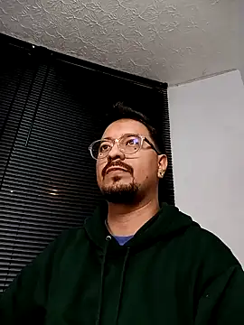 Snapshot of DaviidEvans_ chatting on December 29, 7:06 am DaviidEvans online show from December 29, 7:06 am