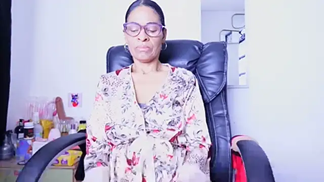 Snapshot of Aries_Mature chatting on July 5, 1:01 am Aries Mature online show from July 5, 1:01 am