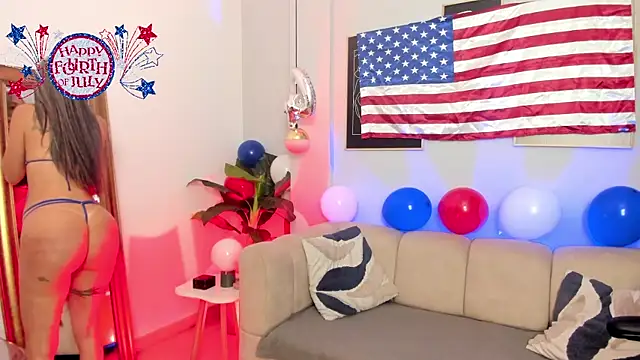 Snapshot of _Nicoletteshea_ chatting on July 4, 8:59 pm Nicoletteshea online show from July 4, 8:59 pm