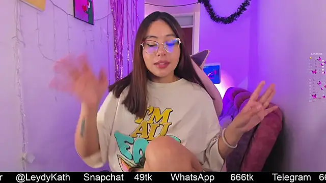 Snapshot of Nasha_abby chatting on December 10, 2:06 pm Nasha abby online show from December 10, 2:06 pm