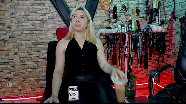 Liltildeman moon online show from November 9, 1:59 am