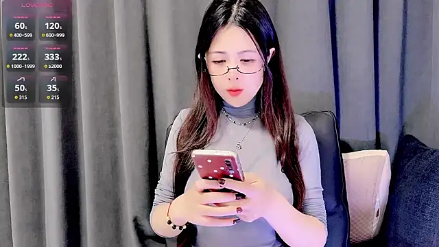 candy-yiyi online show from March 16, 8:29 am